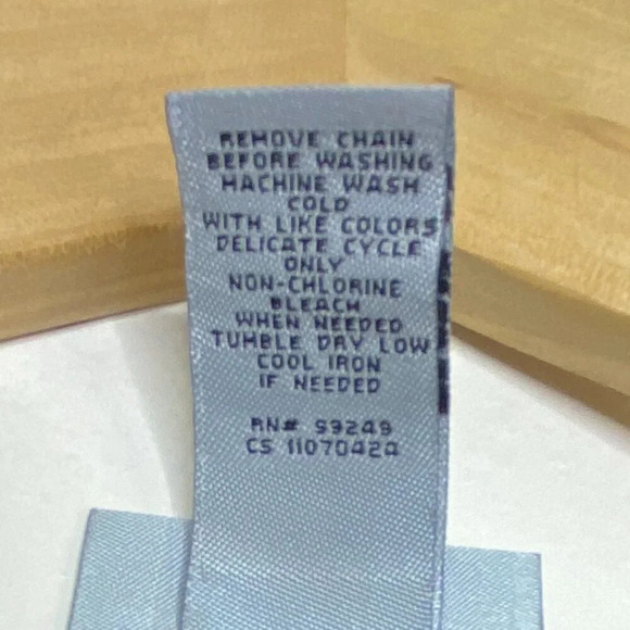 NWT Maggie Barnes Catherines 0X Black Blouse Crinkle Fabric Attached Necklace - Picture 7 of 9